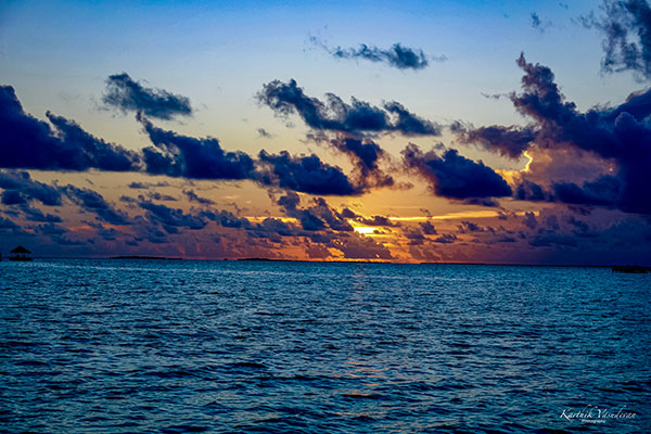 KV100-Sunset-at-the-Paradise